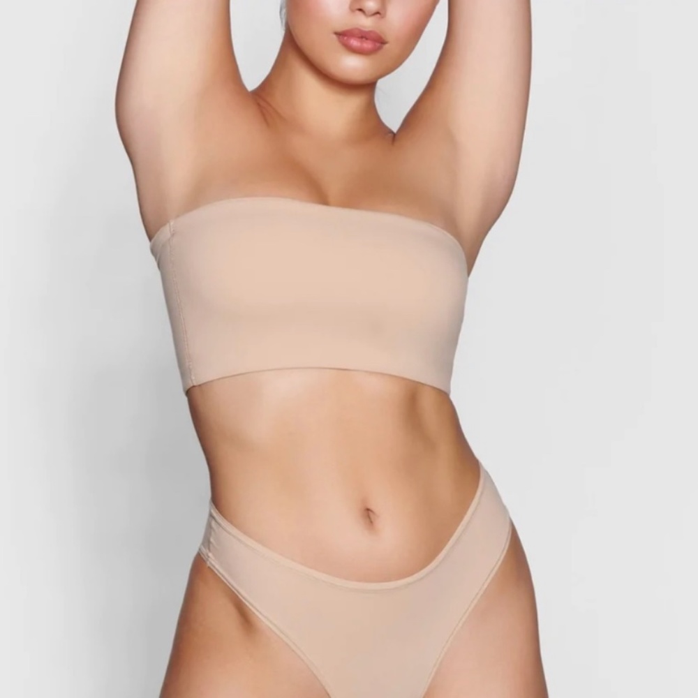 Skims Fits Everybody Fits Everybody Bandeau Bra in Clay